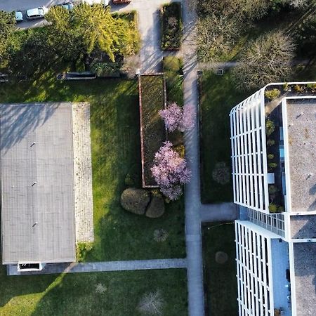 Apartment Mit Balkon Und Privatparkplatz Augsburg Exterior foto