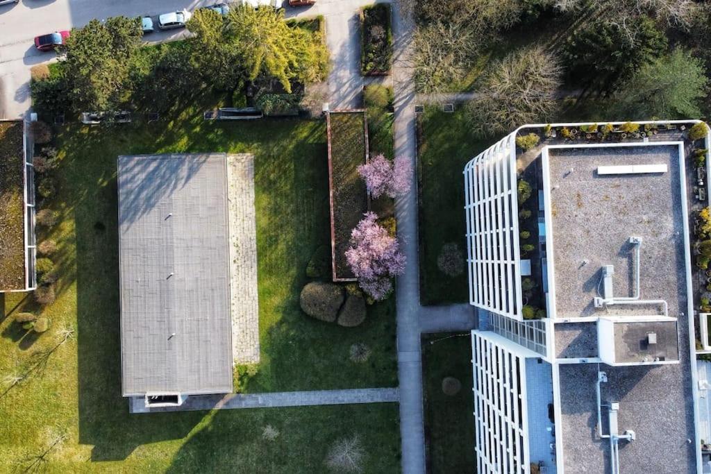 Apartment Mit Balkon Und Privatparkplatz Augsburg Exterior foto